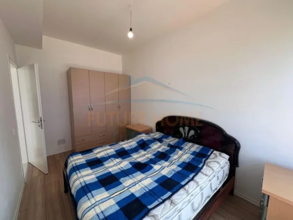 Tirane, jepet me qera apartament 2+1 Kati 4, 69 m² 400 € (ALI DEM)