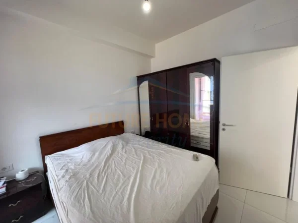 Tirane, jepet me qera apartament 2+1 Kati 4, 69 m² 400 € (ALI DEM)