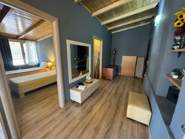 Tirane, jepet me qera apartament 2+1 Kati 12, 95 m² 800 € (MARGARITA TUTULANI)