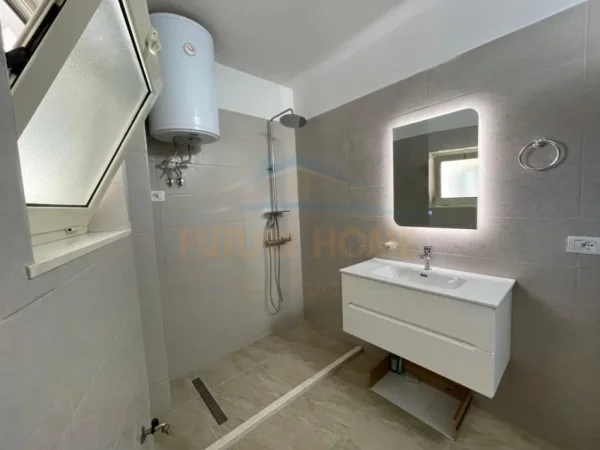 Tirane, jepet me qera apartament 2+1 Kati 5, 96 m² 750 € (STACIONI I TRENIT)