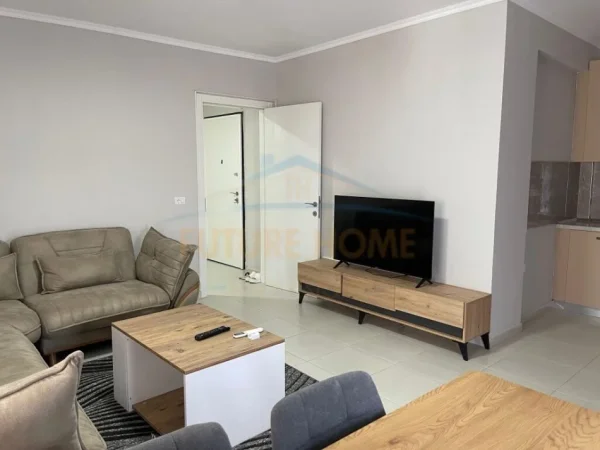 Tirane, jepet me qera apartament 2+1 Kati 5, 96 m² 750 € (STACIONI I TRENIT)