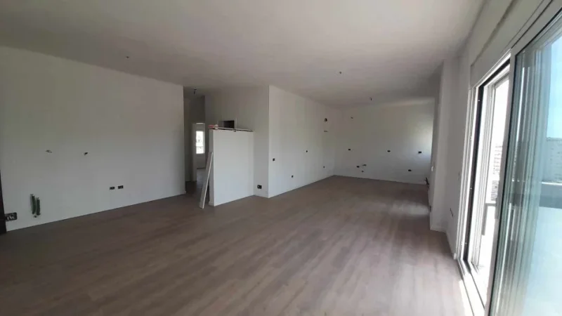 Durres, shes apartament 2+1 Kati 8, 200.000 € (Durres)