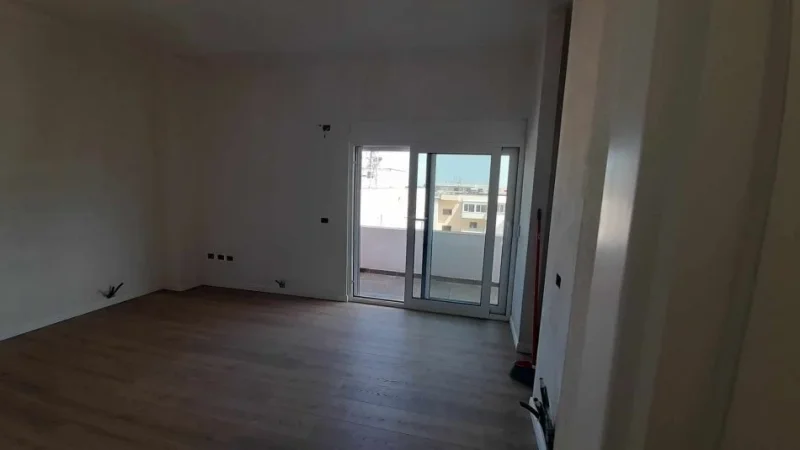 Durres, shes apartament 2+1 Kati 8, 200.000 € (Durres)