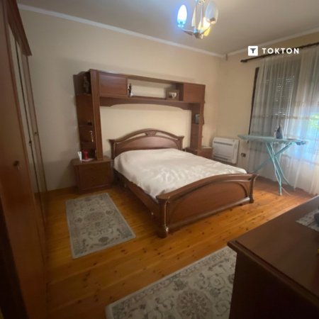 Tirane, jap me qera shtepi 2+1+Ballkon Kati 2, 160 m² 500 € (don bosko)