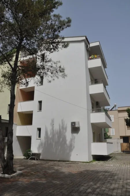 Qerret, jepet me qera apartament 1+1+Ballkon Kati 0, 3.000 € (Qerret)