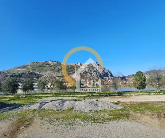 Shkoder, shitet toke , 8.607 m² (RR. BEXHENE, SHKODER)