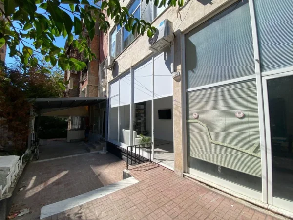 Tirane, shes dyqan Kati 0, 65 m² 165.000 € (Xhavit Shyqyri Demneri)