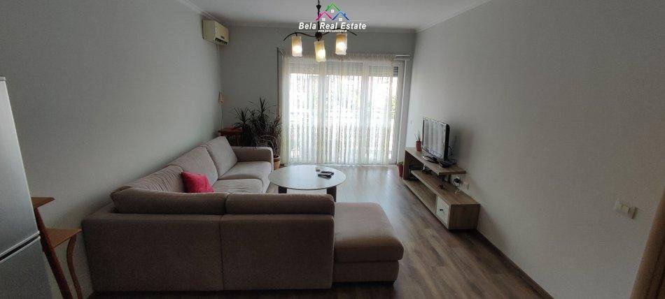 Tirane, jepet me qera apartament 1+1+Ballkon Kati 6, 80 m² 600 € (don bosko)
