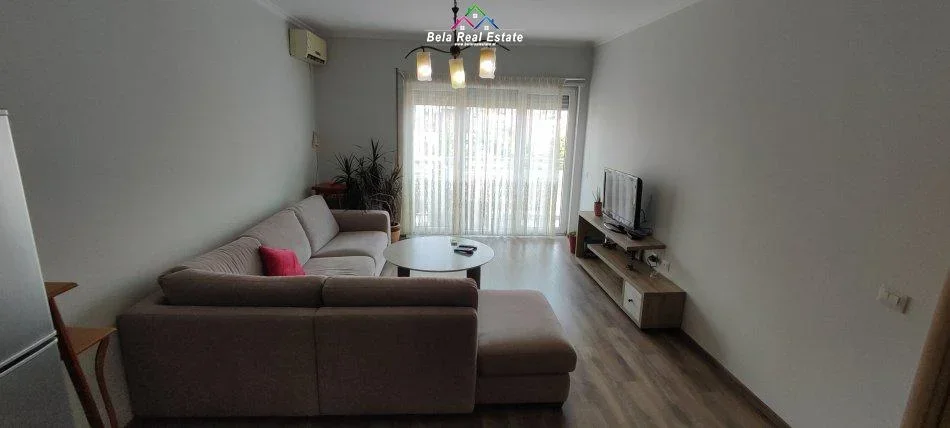 Tirane, jepet me qera apartament 1+1+Ballkon Kati 6, 80 m² 600 € (don bosko)