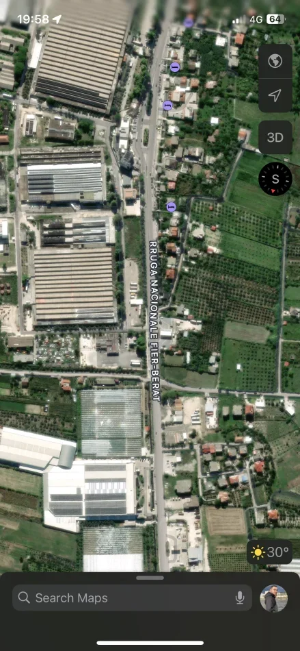 Berat, shitet truall , 7.000 m² (Rruga Nacionale Berat). Me cdo dokument dhe certifikate.