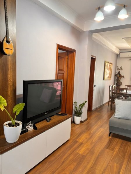 Tirane, jepet me qera apartament+verande | Penthouse 2+1 Kati 2, 95 m² 550 € (Rruga 5 Maji, Tiranë)