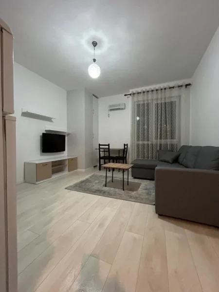 Tirane, jepet me qera apartament 1+1+Ballkon Kati 3, 1 m² 450 € (Rrugen Ana Komnena, pallati ku ndodhet Drejtoria Rajonale Tatimore Tirane, prane Universitetit Zoja e Keshillit te Mire.)