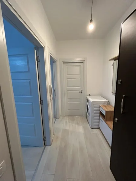 Tirane, jepet me qera apartament 1+1+Ballkon Kati 3, 1 m² 450 € (Rrugen Ana Komnena, pallati ku ndodhet Drejtoria Rajonale Tatimore Tirane, prane Universitetit Zoja e Keshillit te Mire.)