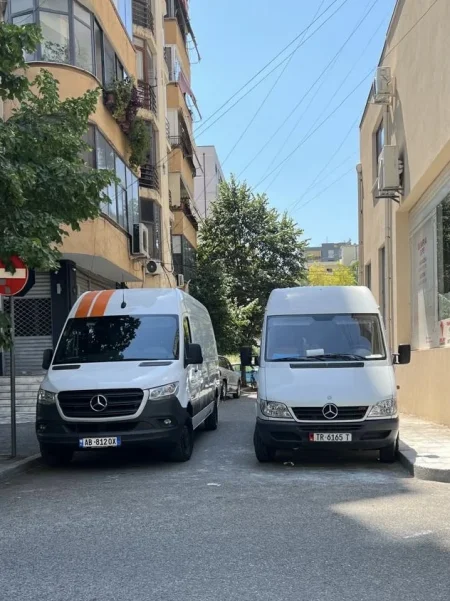 Tirane, ofroj Transport Mallrash Transferime Shtepish Fugona me Qera