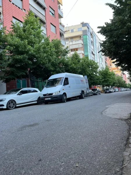 Tirane, ofroj Transport Mallrash Transferime Shtepish Fugona me Qera