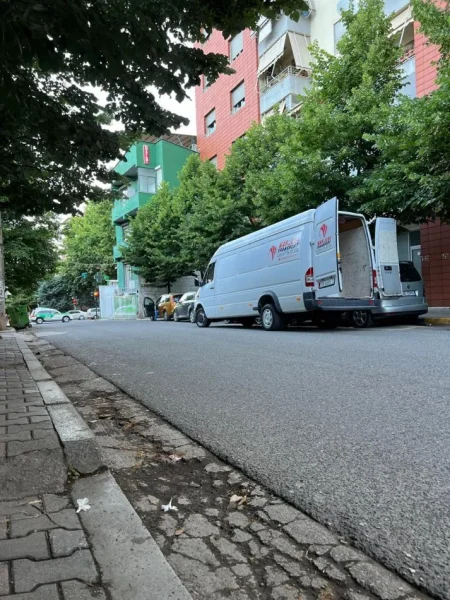 Tirane, ofroj Transport Mallrash Transferime Shtepish Fugona me Qera