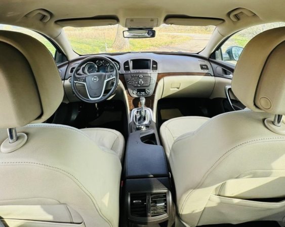 Elbasan, shitet makine OPEL INSIGNIA Nafte, gri e erret automatik Kondicioner 218 km 5.800 €