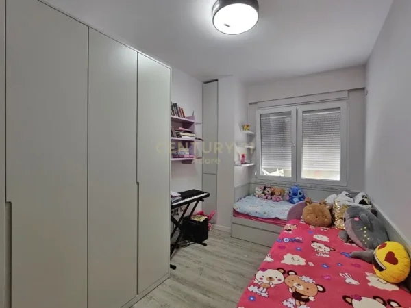 Tirane, shes apartament 3+1+2 + Parking , 128 m² 290.000 € (Liqeni i Thatë)