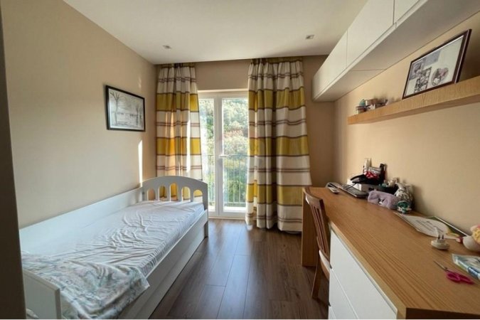 Tirane, jepet me qera apartament 3+1+Ballkon Kati 3, 135 m² 900 € (Kopshti zoologjik)