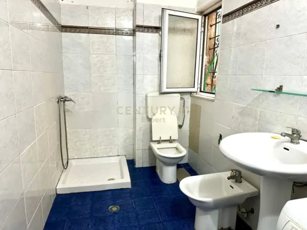 Vlore, shitet apartament 1+1 Kati 3, 62 m² 55.000 € (Bashkia Vlore)