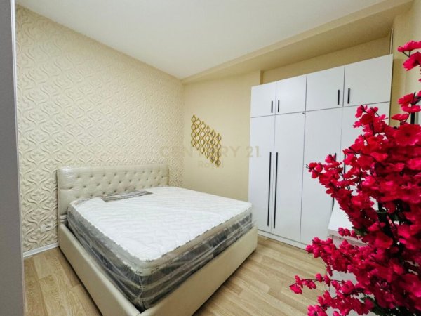 Tirane, jepet me qera garsonier 1+1 Kati 1, 44 m² 500 € (selvia)