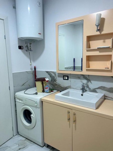 Durres, shitet apartament 1+1 Kati 9, 63.5 m² 120.000 € (Plazh, Durres)