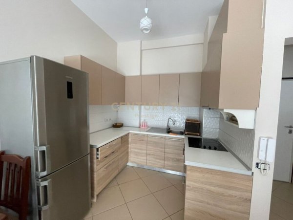 Tirane, jepet me qera apartament 2+1+Ballkon Kati 2, 97 m² 500 € (Rruga Fuat Toptani)