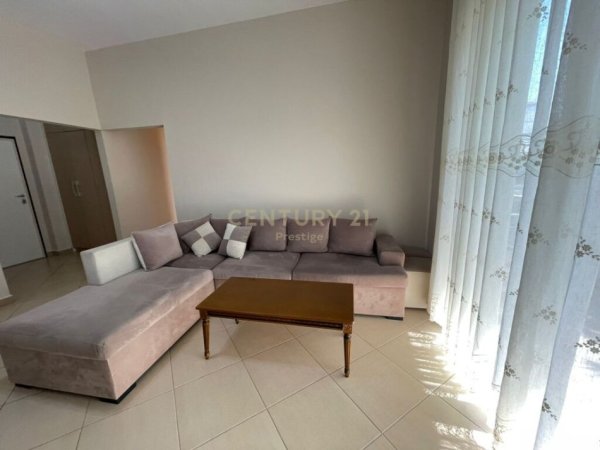 Tirane, jepet me qera apartament 2+1+Ballkon Kati 2, 97 m² 500 € (Rruga Fuat Toptani)