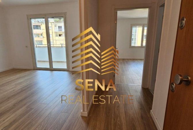 Tirane, shitet apartament 1+1+Ballkon Kati 3, 72 m² 145.000 € (Rruga Petro Nini Luarasi)