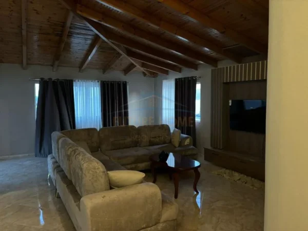 Sarande, shitet apartament 3+1 Kati 8, 178 m² 265.000 € (Sarande)