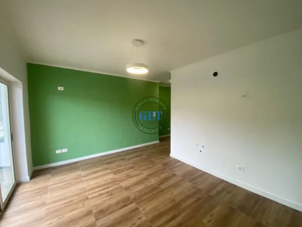 Durres, shitet apartament 1+1+Ballkon Kati 4, 42 m² 45.000 € (Shkembi i Kavajes, Durres)