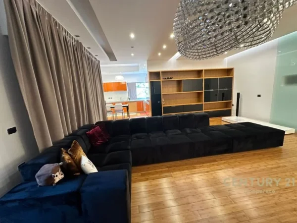 Tirane, shes apartament 3+1+2 ME 2 POSTE PARKIMI , 141 m² 400.000 € (Liqeni i Thatë)