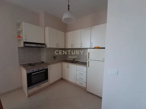 Tirane, jepet me qera apartament 1+1 Kati 4, 63 m² 450 € (pazari i ri)