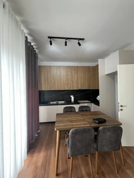 Tirane, shitet apartament 2+1 Kati 2, 105 m² 179.000 € (Xhamllik)