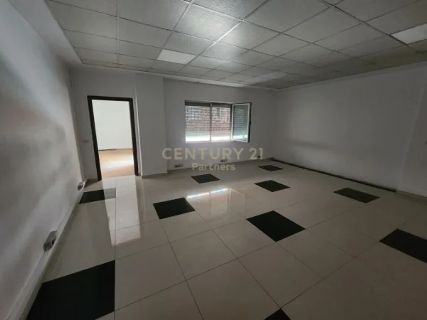 Tirane, shes ambjent biznesi , 320 m² 1.000.000 € (Ish Blloku)