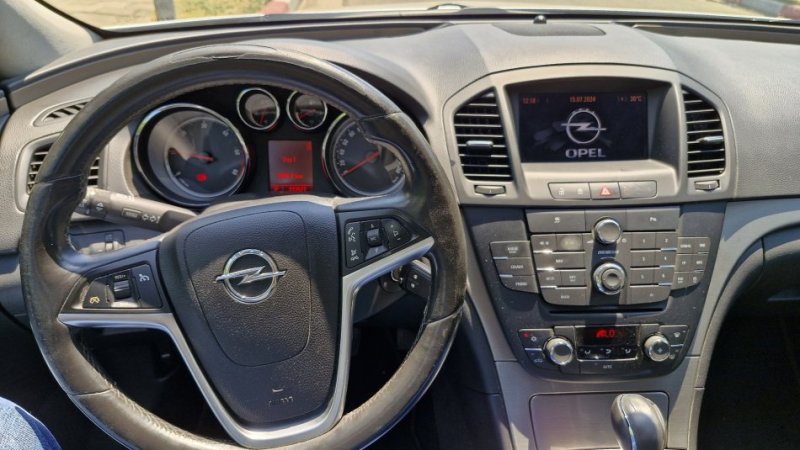 Tirane, shes me portobagazh Opel Insignia sport tourer Nafte, gri metalizato automatik Klima 227.001 km 6.500 €