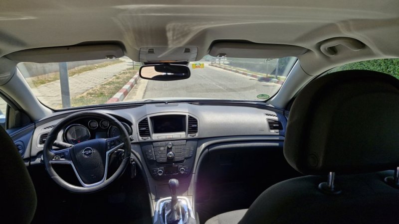 Tirane, shes me portobagazh Opel Insignia sport tourer Nafte, gri metalizato automatik Klima 227.001 km 6.500 €