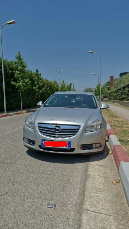 Tirane, shes me portobagazh Opel Insignia sport tourer Nafte, gri metalizato automatik Klima 227.001 km 6.500 €
