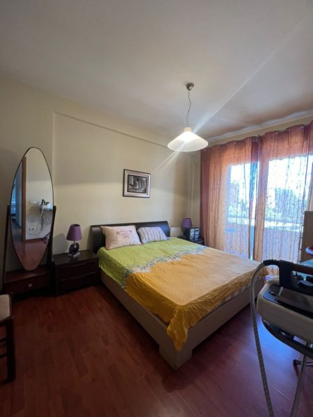Tirane, jepet me qera apartament 2+1+Ballkon Kati 4, 110 m² 550 € (Selvia)