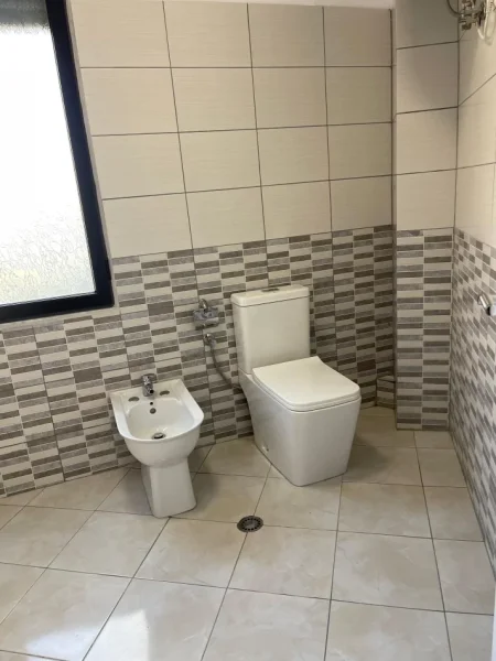Tirane, shitet apartament 2+1 Kati 3, 88 m² 128.000 € (Yzberisht)