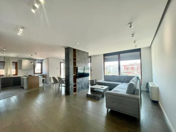 Tirane, jepet me qera apartament 3+1+Ballkon Kati 4, 170 m² 700 € (Unaza e Re)