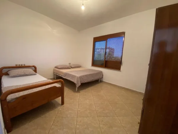 Tirane, jepet me qera apartament 1+1 Kati 1, 80 m² 280 € (ALI DEMI)