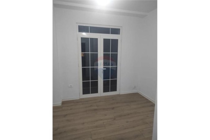 Tirane, jepet me qera apartament 2+1+Ballkon Kati 2, 97 m² 300 € (Paskuqan)