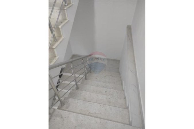 Tirane, jepet me qera apartament 2+1+Ballkon Kati 2, 97 m² 300 € (Paskuqan)