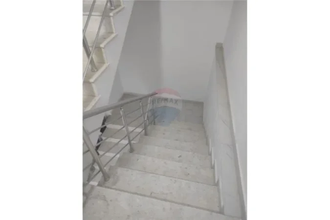 Tirane, jepet me qera apartament 2+1+Ballkon Kati 2, 97 m² 300 € (Paskuqan)