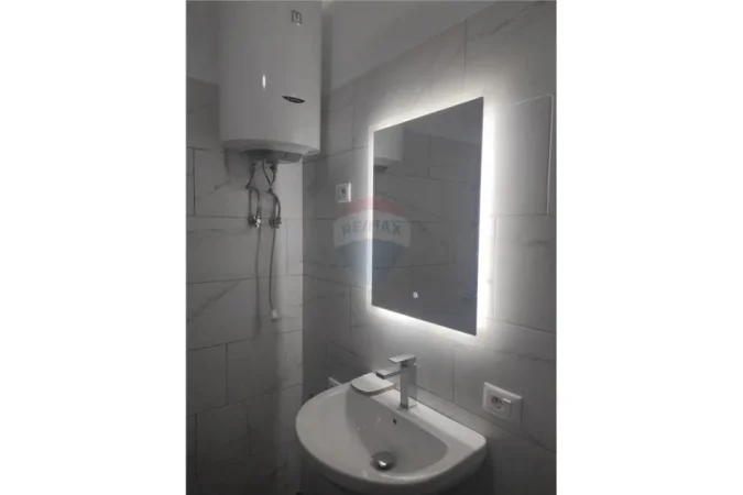 Tirane, jepet me qera apartament 2+1+Ballkon Kati 2, 97 m² 300 € (Paskuqan)