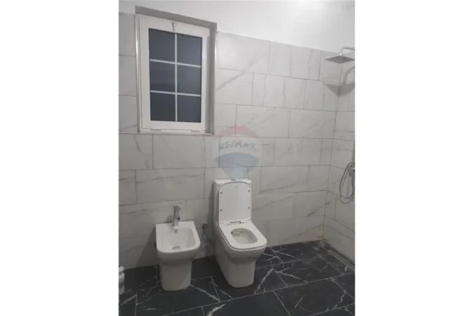 Tirane, jepet me qera apartament 2+1+Ballkon Kati 2, 97 m² 300 € (Paskuqan)