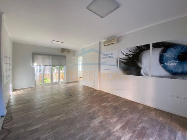Tirane, jepet me qera ambjent biznesi Kati 0, 149 m² 800 € (21 Dhjetori)