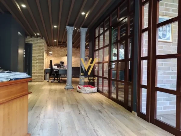 Tirane, shitet apartament Kati 2, 194 m² 748.000 € (BLLOK)