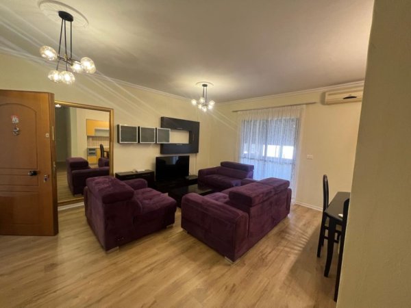 Tirane, jepet me qera apartament 2+1+Ballkon Kati 5, 100 m² 650 € (vasil shanto , prapa universitetit mesdhetar)